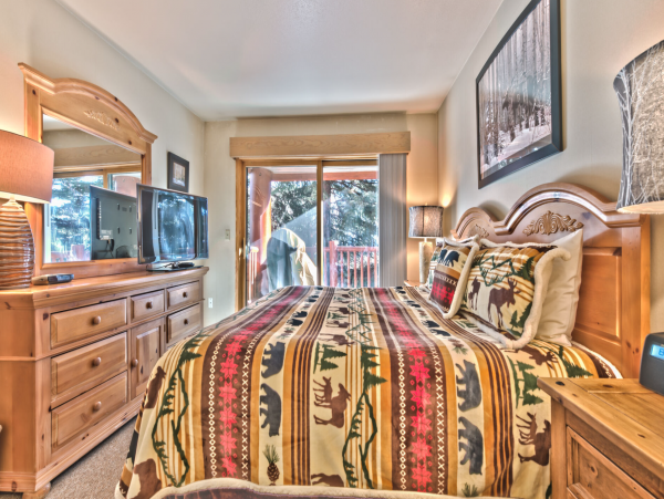 Ski in Ski out Park City condo sleeps 6
